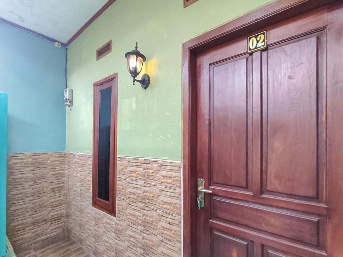 Reddoorz Near Sunrise Mall Mojokerto エクステリア 写真