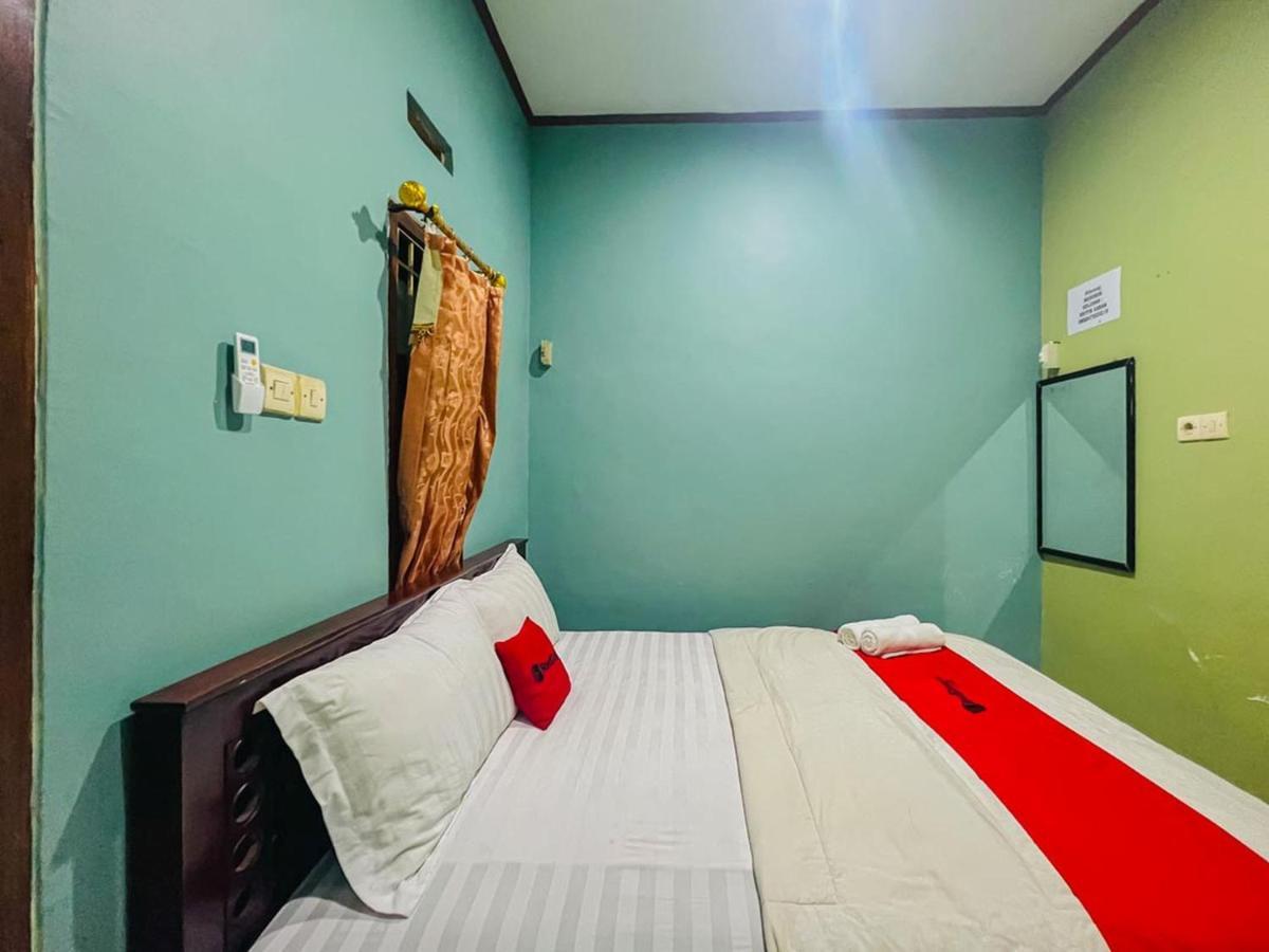 Reddoorz Near Sunrise Mall Mojokerto エクステリア 写真