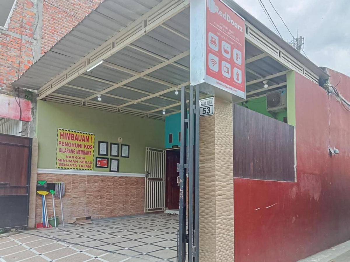 Reddoorz Near Sunrise Mall Mojokerto エクステリア 写真