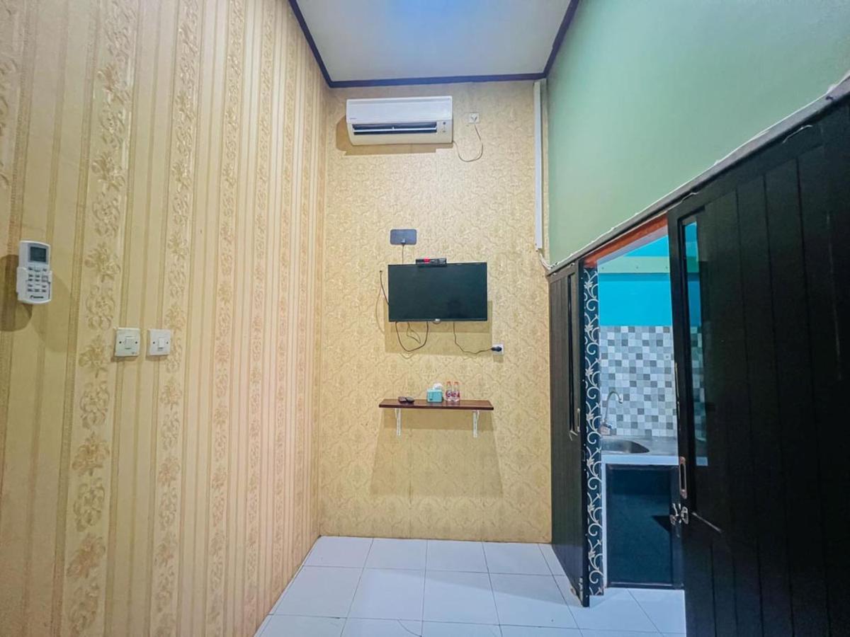 Reddoorz Near Sunrise Mall Mojokerto エクステリア 写真