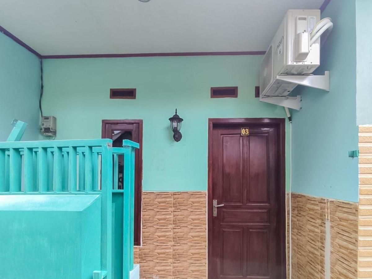 Reddoorz Near Sunrise Mall Mojokerto エクステリア 写真