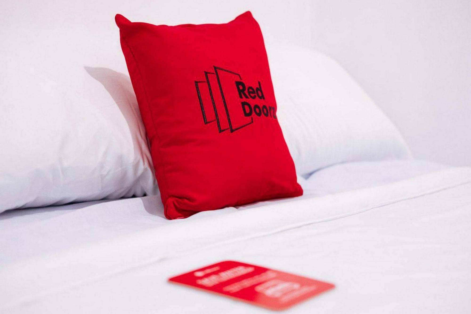 Reddoorz Near Sunrise Mall Mojokerto エクステリア 写真