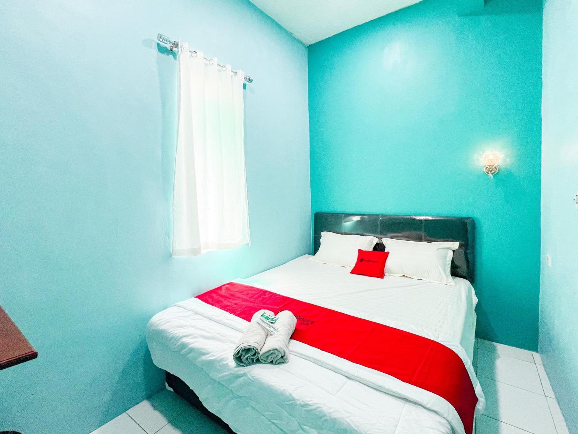 Reddoorz Near Sunrise Mall Mojokerto エクステリア 写真