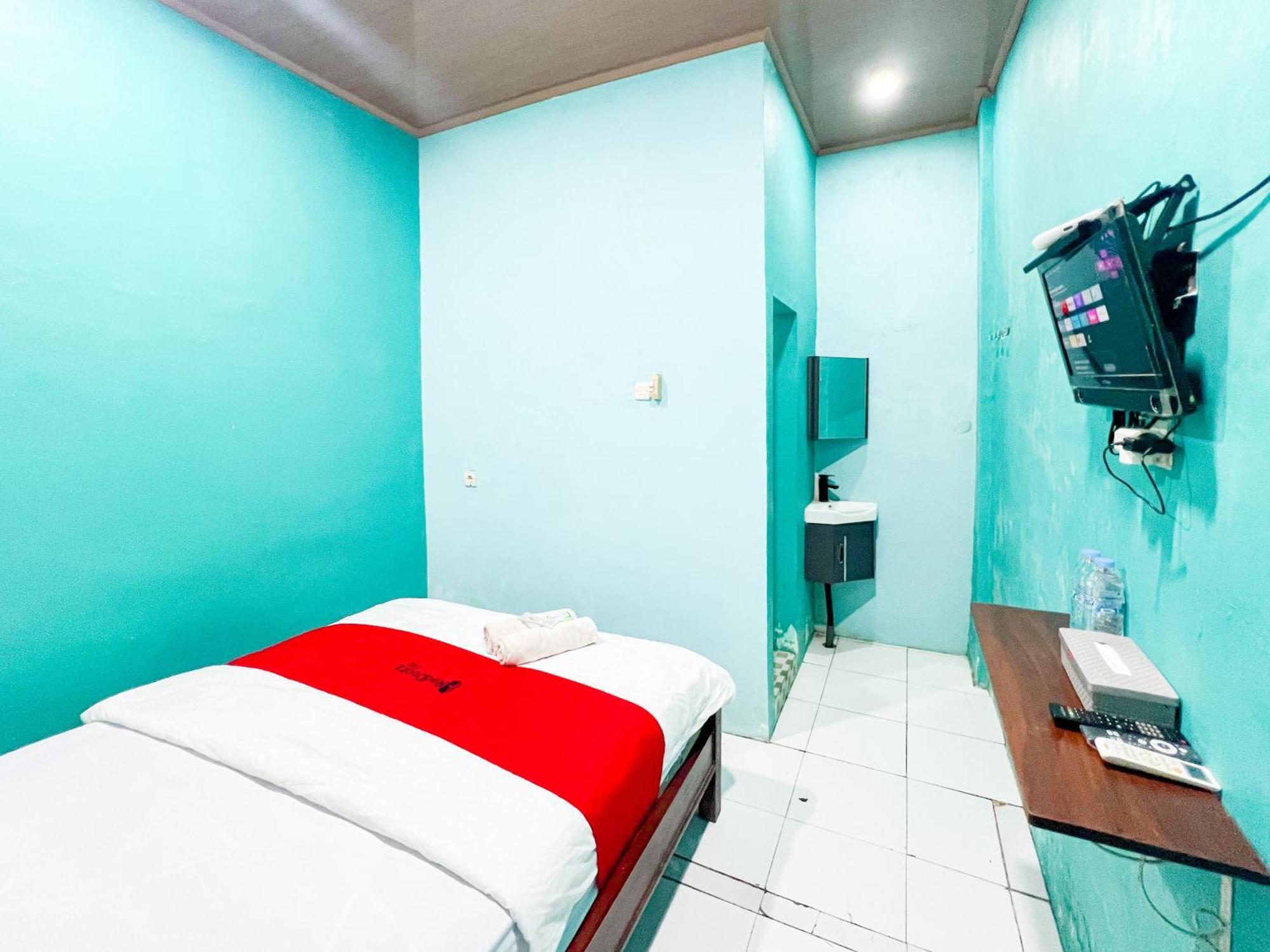 Reddoorz Near Sunrise Mall Mojokerto エクステリア 写真