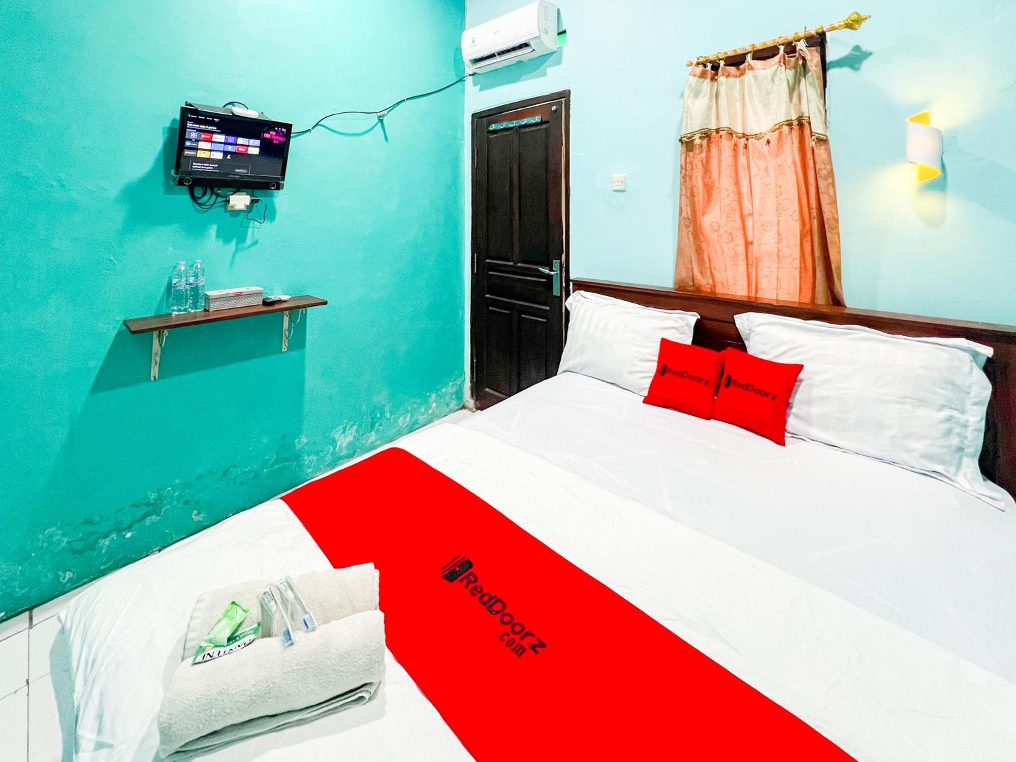 Reddoorz Near Sunrise Mall Mojokerto エクステリア 写真