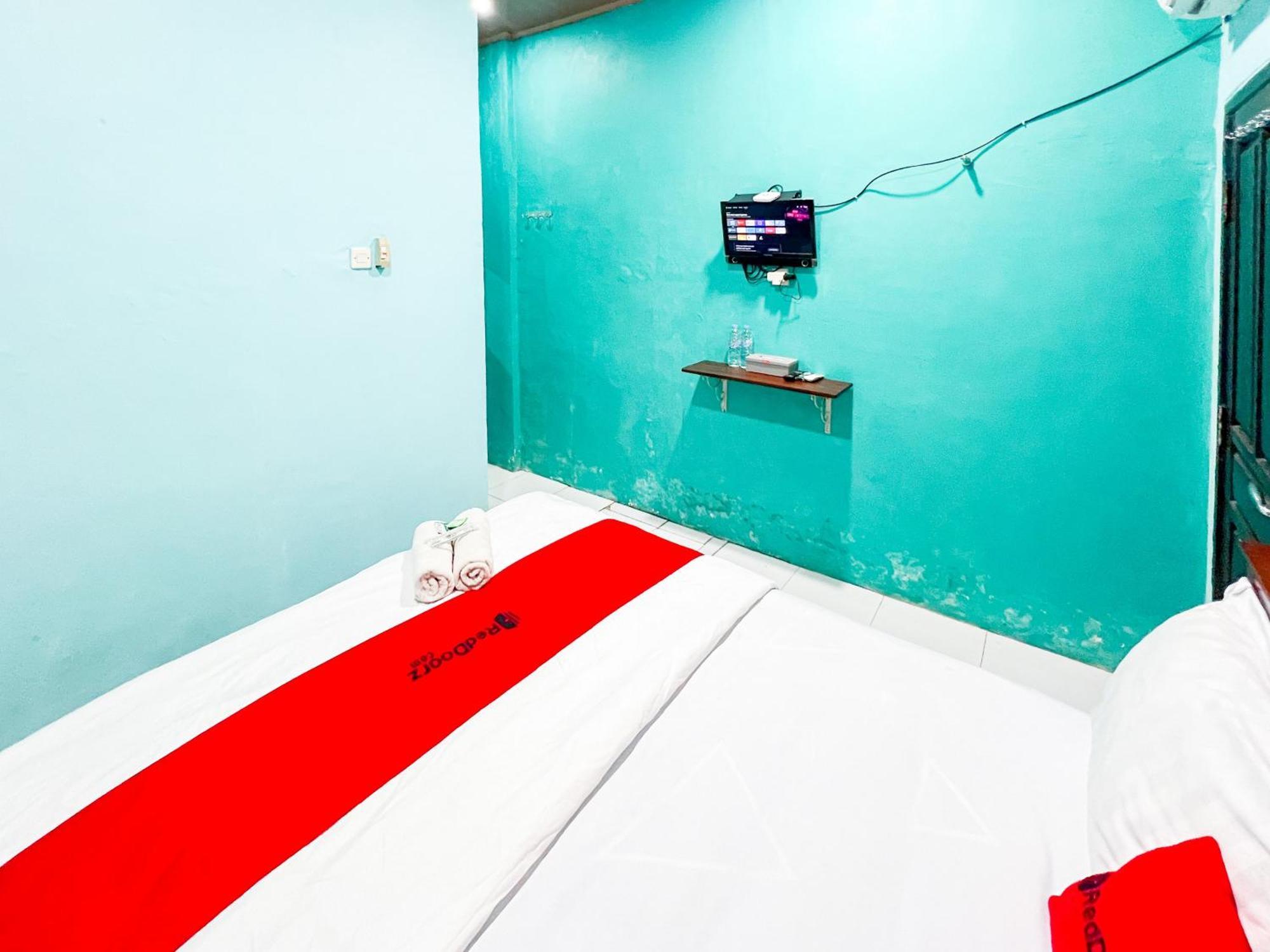 Reddoorz Near Sunrise Mall Mojokerto エクステリア 写真