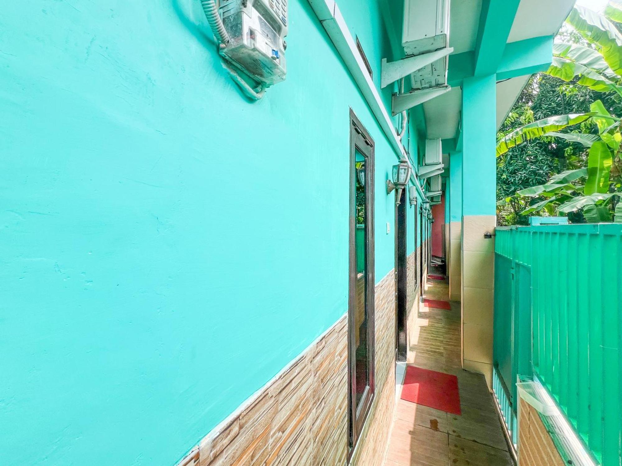 Reddoorz Near Sunrise Mall Mojokerto エクステリア 写真