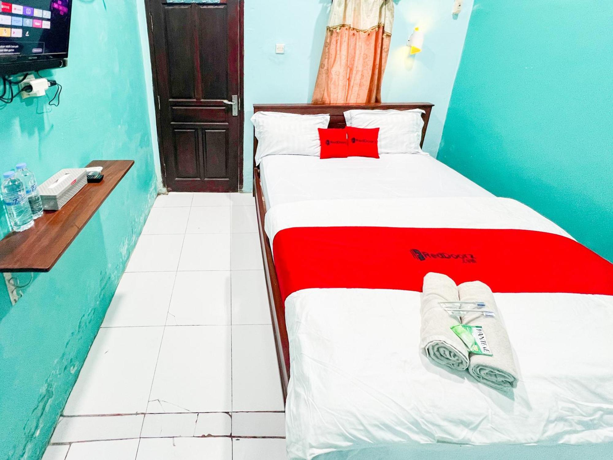 Reddoorz Near Sunrise Mall Mojokerto エクステリア 写真