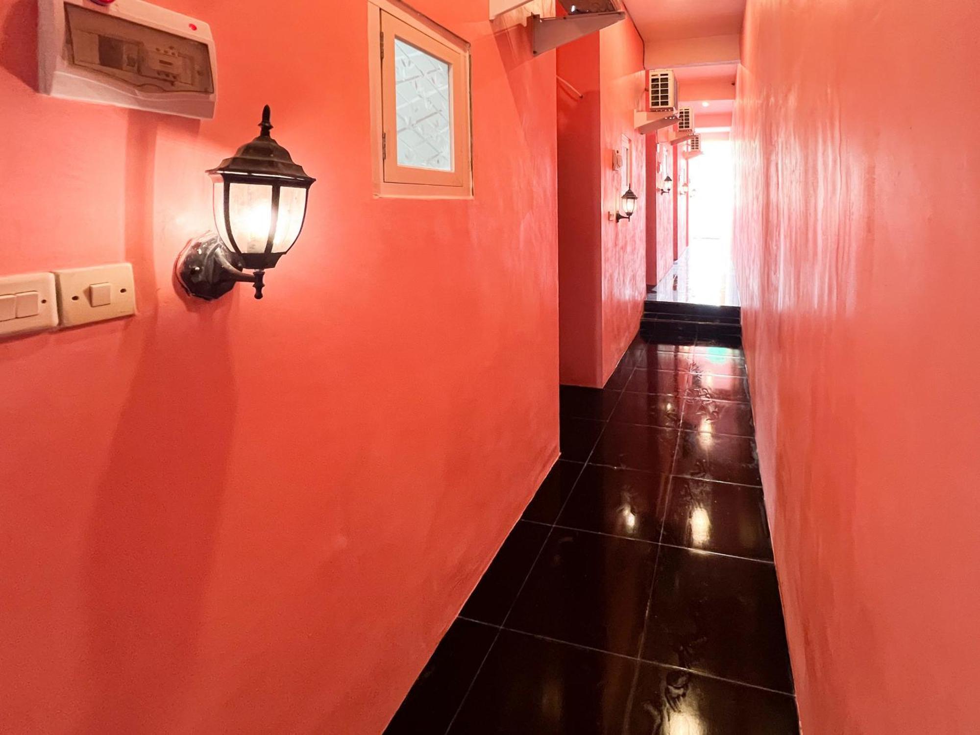 Reddoorz Near Sunrise Mall Mojokerto エクステリア 写真